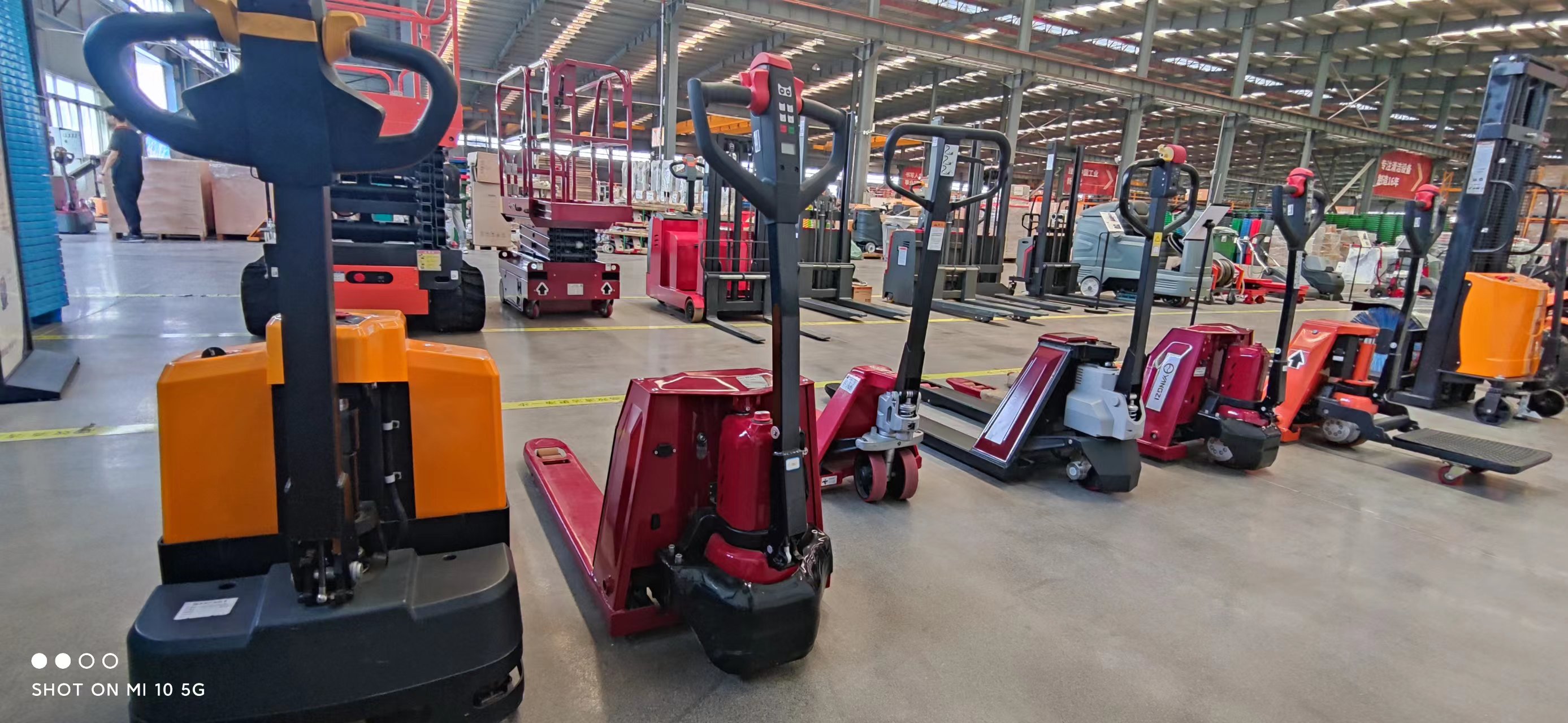 叉車廠家告訴你如何維護(hù)電動叉車的四個部件